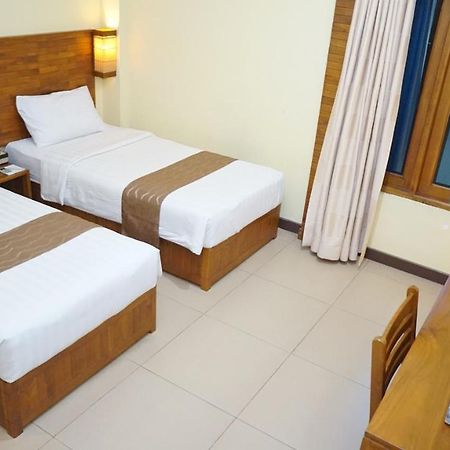Syailendra Hotel Syariah ジェパラ エクステリア 写真