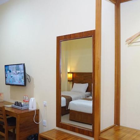 Syailendra Hotel Syariah ジェパラ エクステリア 写真