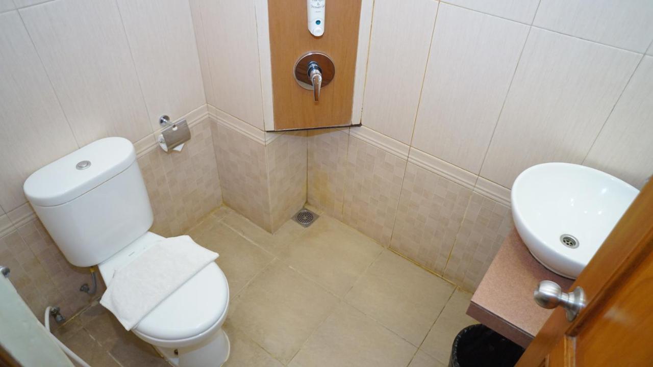 Syailendra Hotel Syariah ジェパラ エクステリア 写真