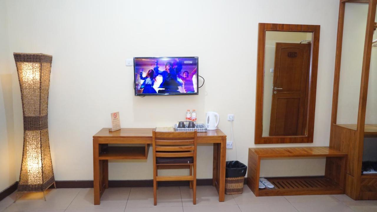 Syailendra Hotel Syariah ジェパラ エクステリア 写真