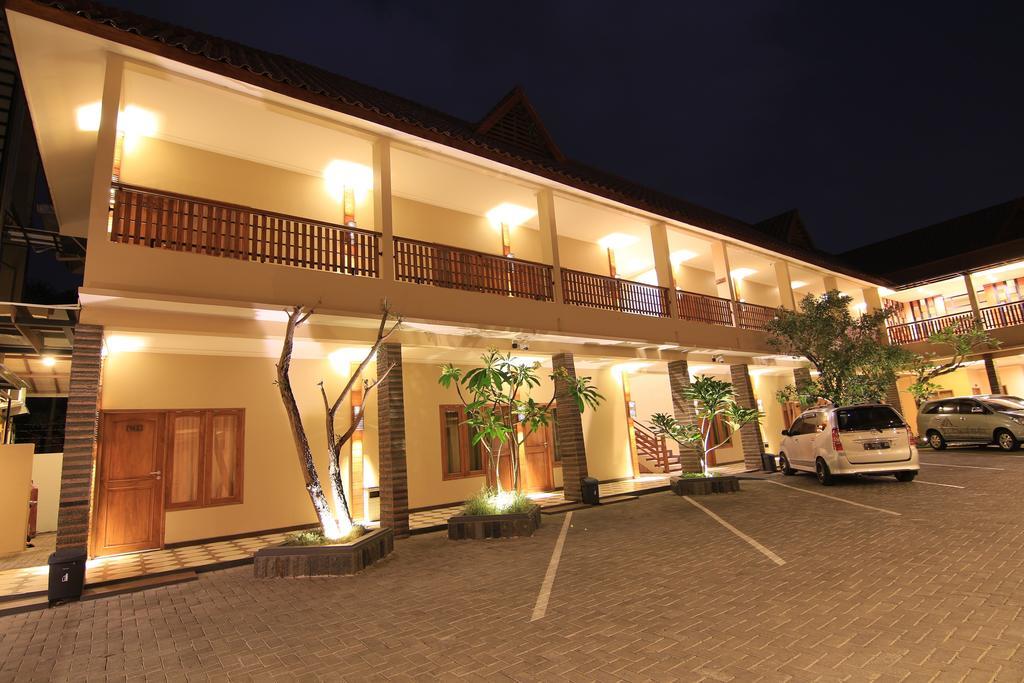 Syailendra Hotel Syariah ジェパラ エクステリア 写真