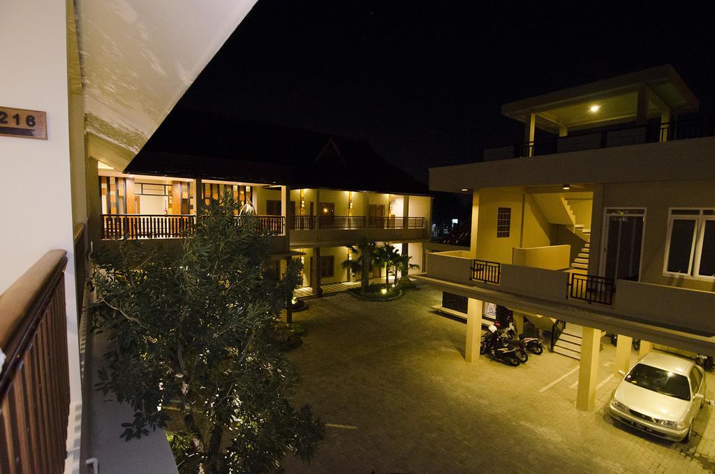 Syailendra Hotel Syariah ジェパラ エクステリア 写真