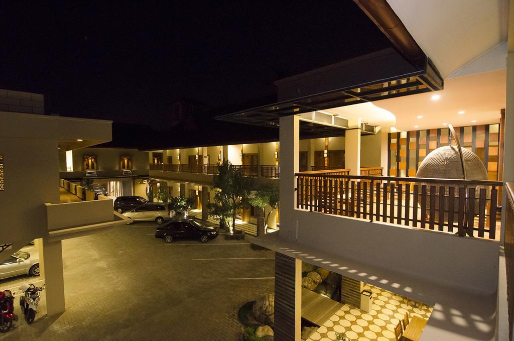 Syailendra Hotel Syariah ジェパラ エクステリア 写真