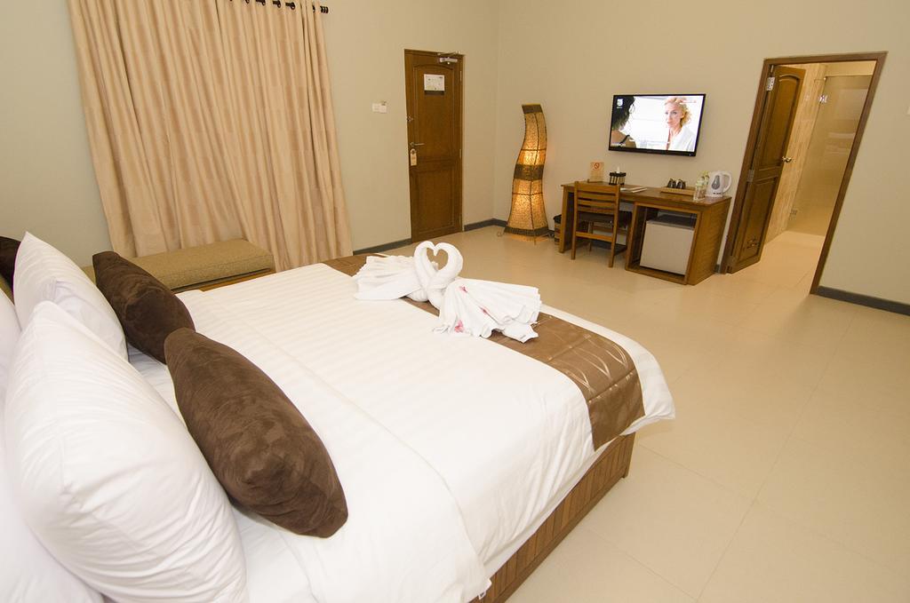 Syailendra Hotel Syariah ジェパラ エクステリア 写真