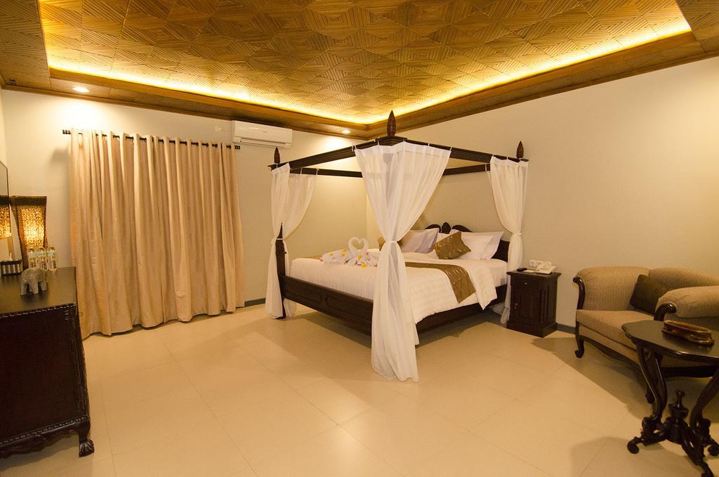 Syailendra Hotel Syariah ジェパラ エクステリア 写真