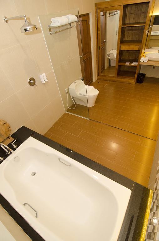 Syailendra Hotel Syariah ジェパラ エクステリア 写真
