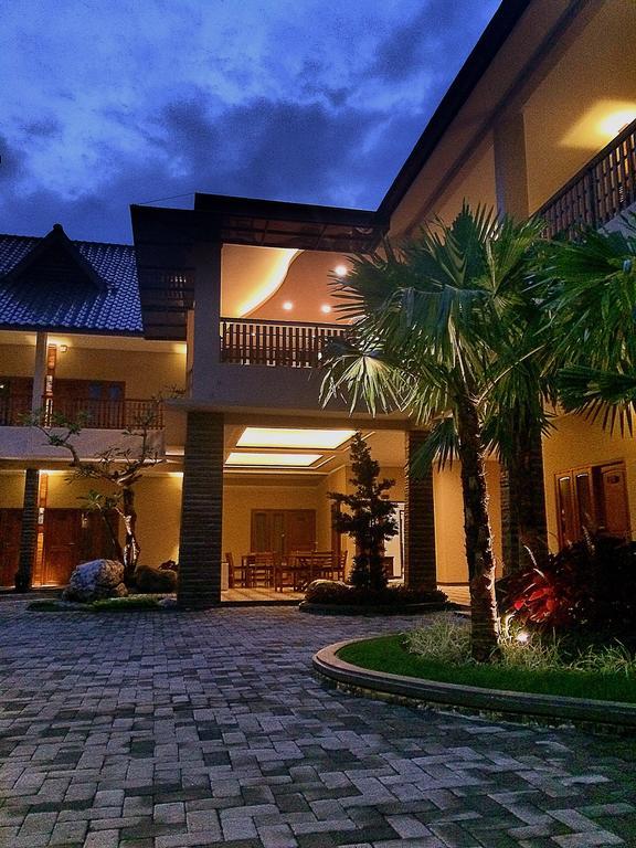Syailendra Hotel Syariah ジェパラ エクステリア 写真